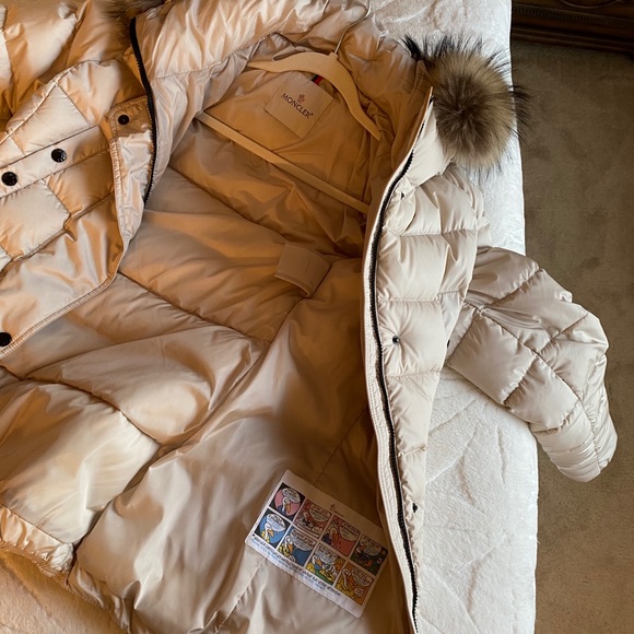 Moncler woman’s Coat - Picture 9 of 10